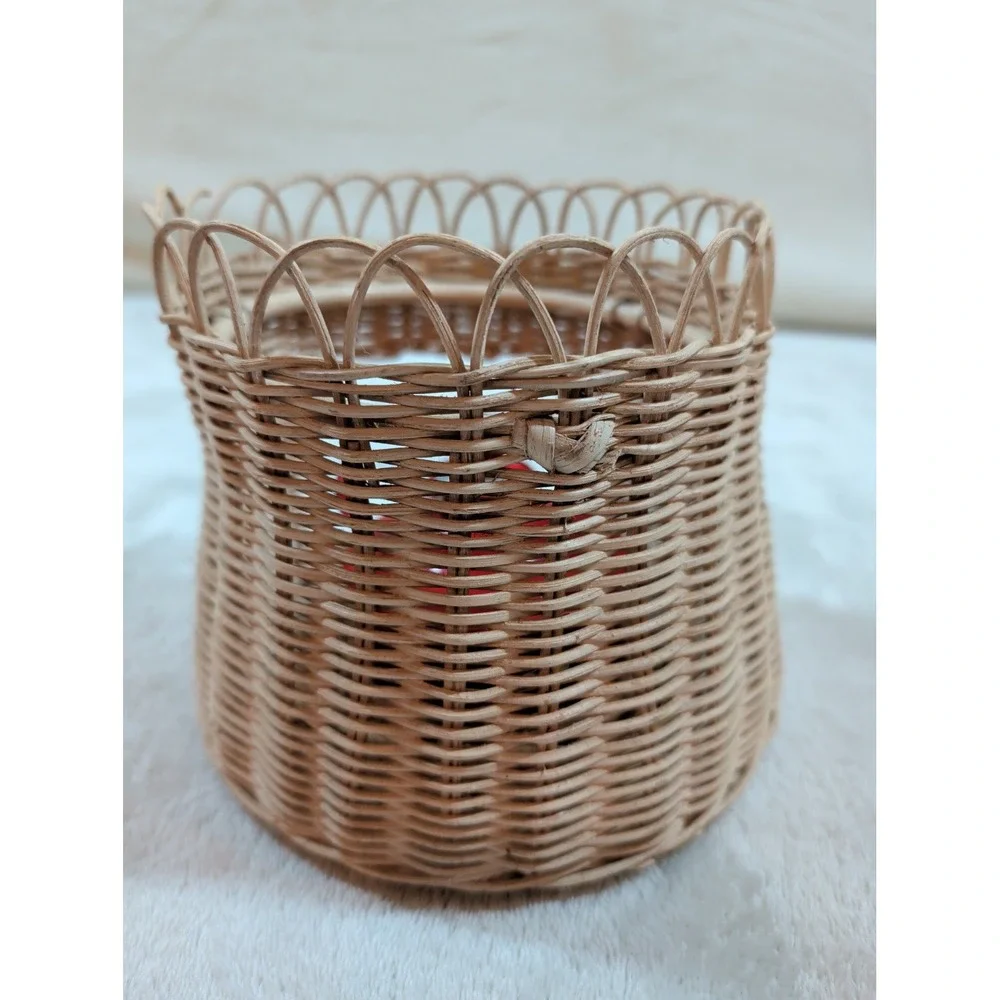 VTG Wicker Basket Oil Lamp Red Metal Miniature Lantern Rustic Farmhouse‎ Decor